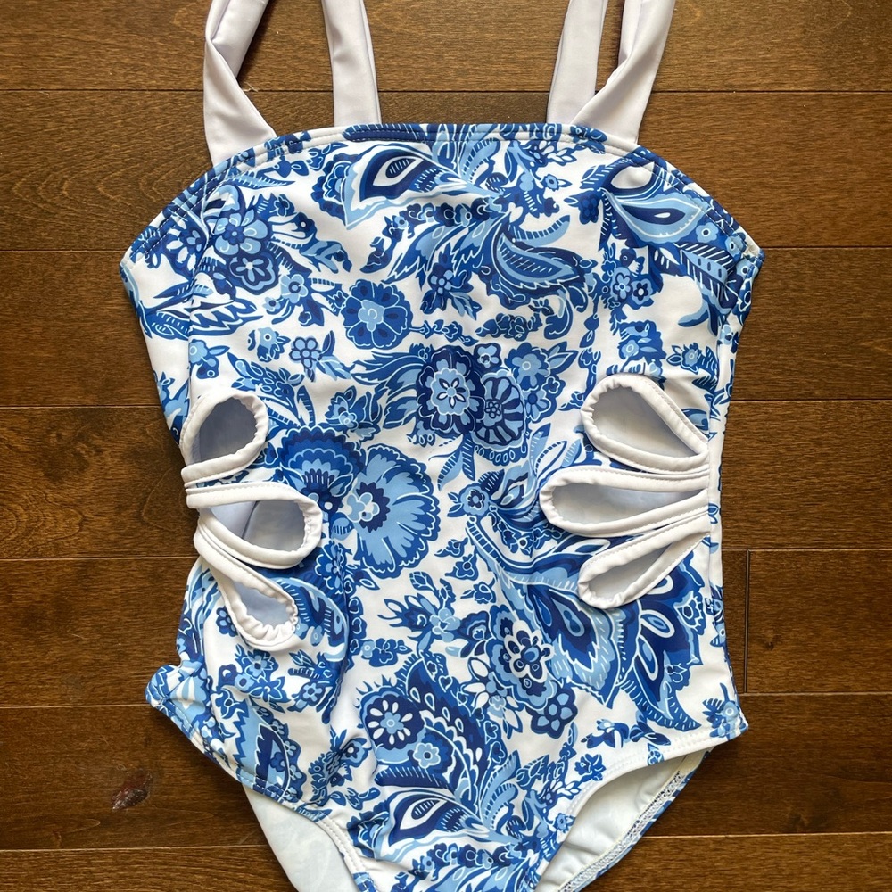 SHEIN Blue and White Floral Kids One Piece